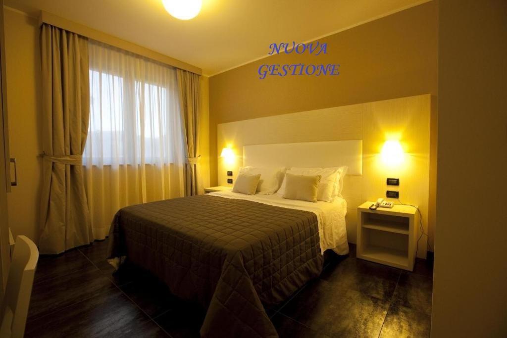 Hotel La Meridiana Сеттимо-Торинезе Экстерьер фото